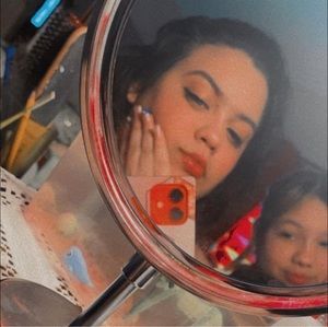 Meet your Posher, Elena